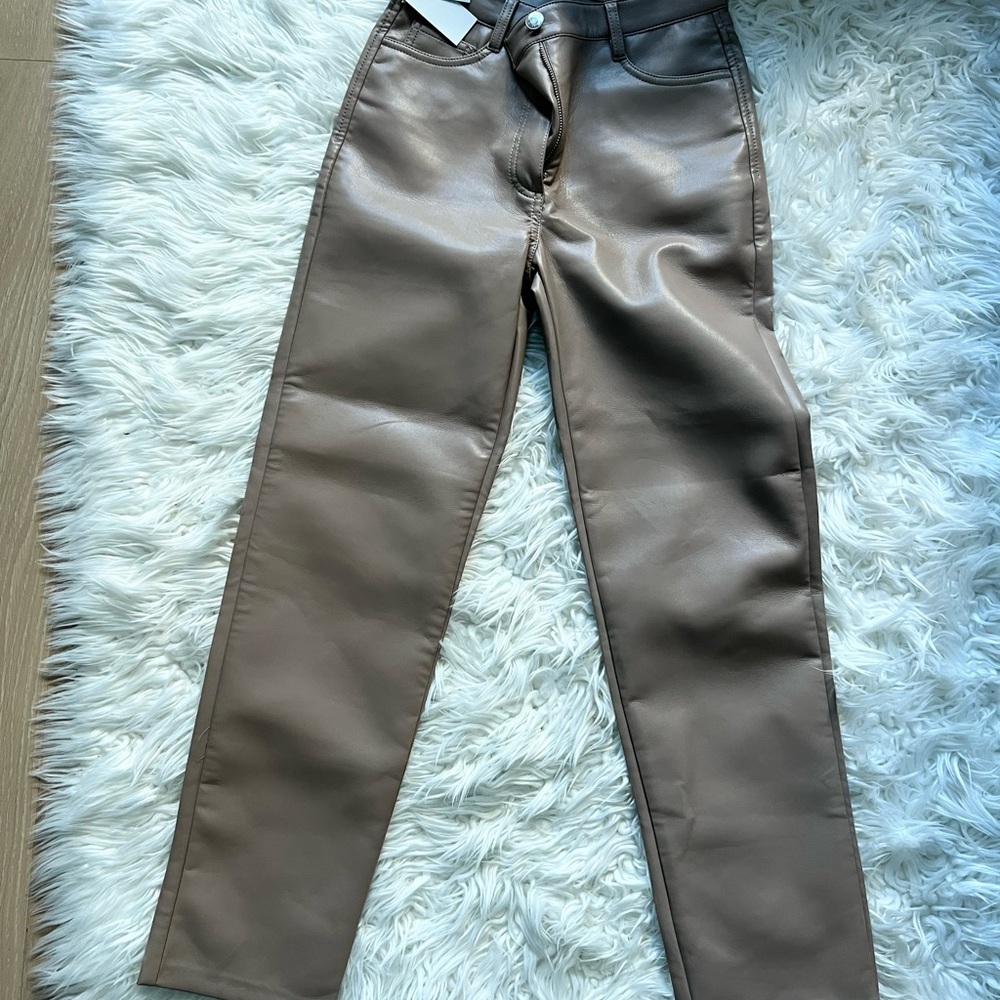 Aritzia Melina Pant size 0 short grey taupe NWT